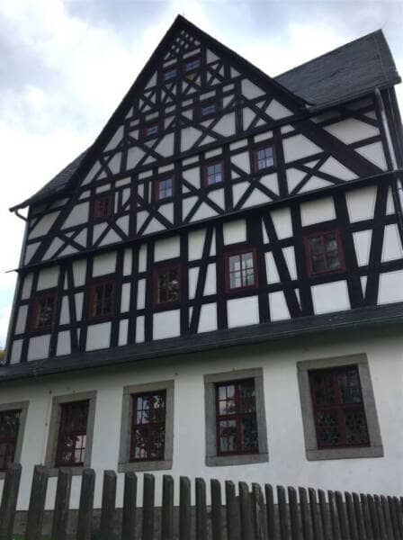 Fachwerk des Herrenhaus Treuen - Ausflugstipp im Vogtland | Schloss in Treuen
