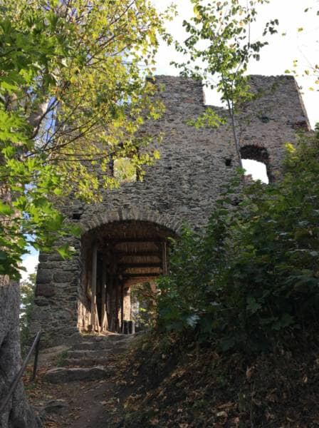 Ausflugstipp: Burg Engelhaus Andelska Hora Kulturweg der Vögte