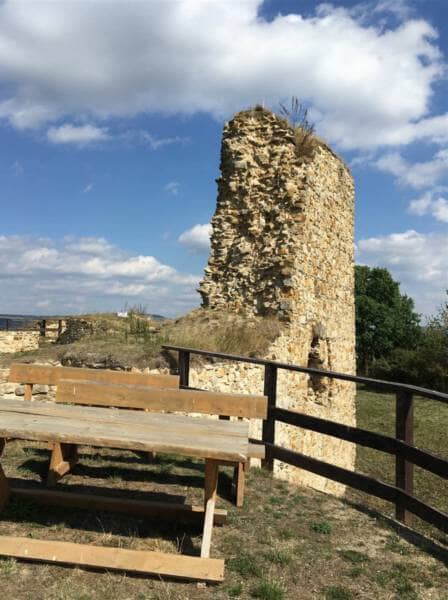 Platz für ein Picknick - die Ruine der Burg Hartenstein