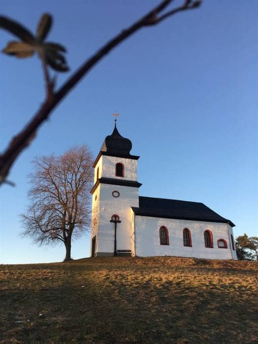 idyllisch gelegen - die Kapelle in Heinersgrün