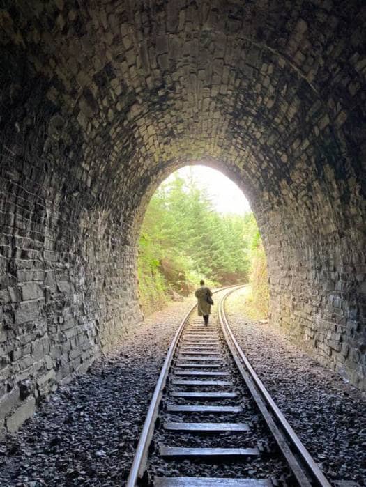 Wanderung zur Ziemestalbrücke in Thüringen - Durch Tunnel und über Schienen